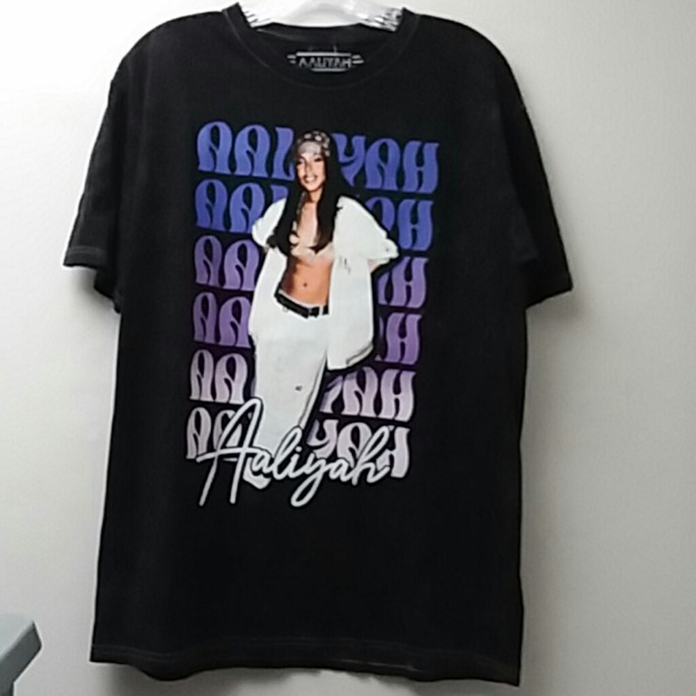Aaliyah Tshirt M or L black cotton nwot